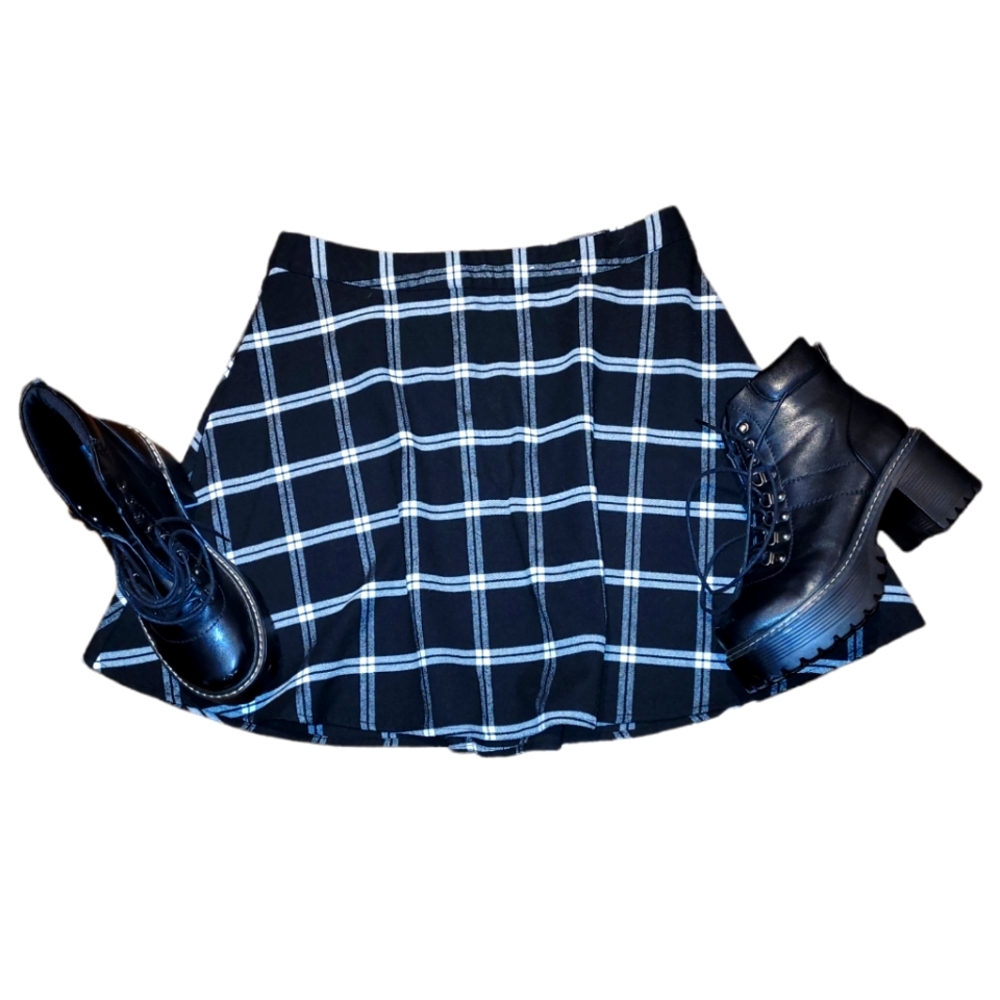 Dark academia mini skirt.